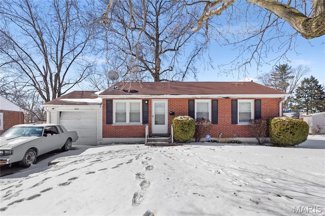 9345 Nelan Dr, Saint Louis, MO 63137 - photo 1