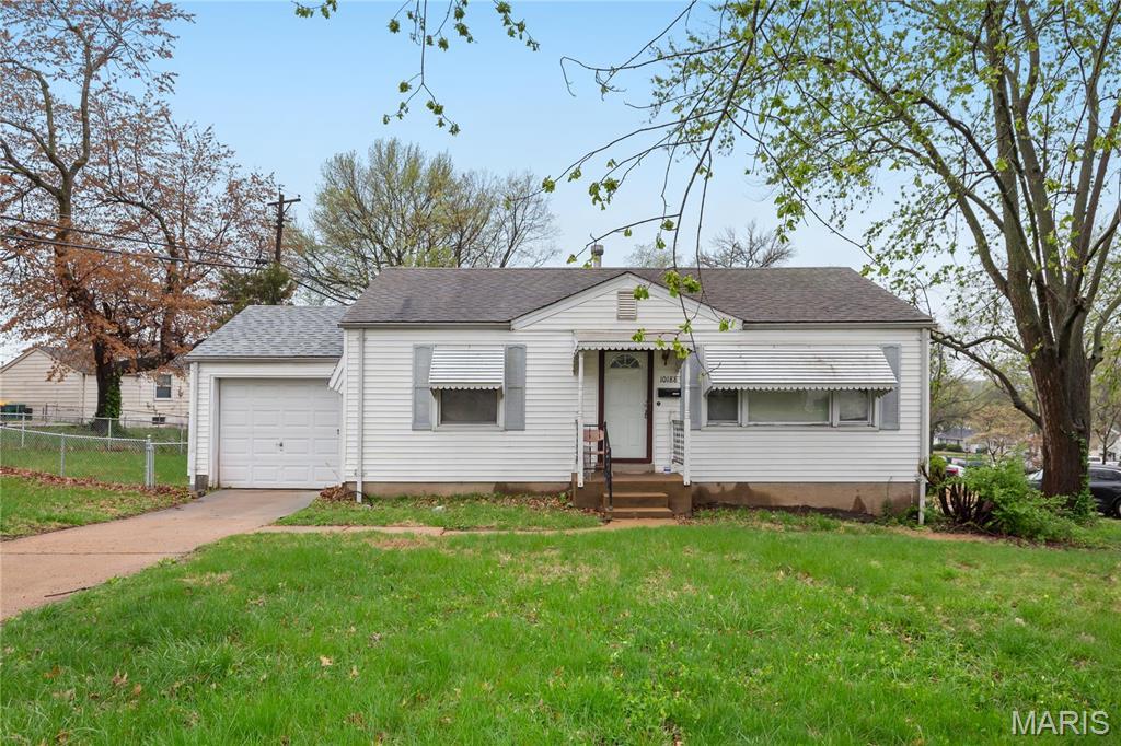 10188 Newbold Dr, Saint Louis, MO 63137 - photo 1