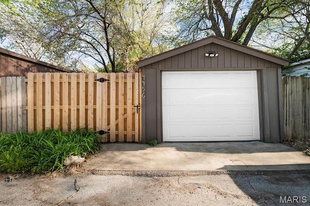 detached garage with fence