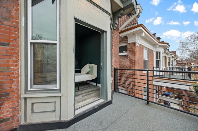 5818 Westminster Pl, Saint Louis, MO 63112 - view of balcony