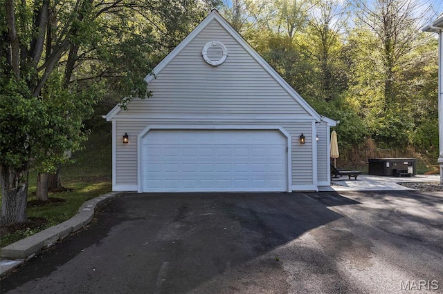 3560 Saint Albans Rd, Saint Albans, MO 63073 - view of garage