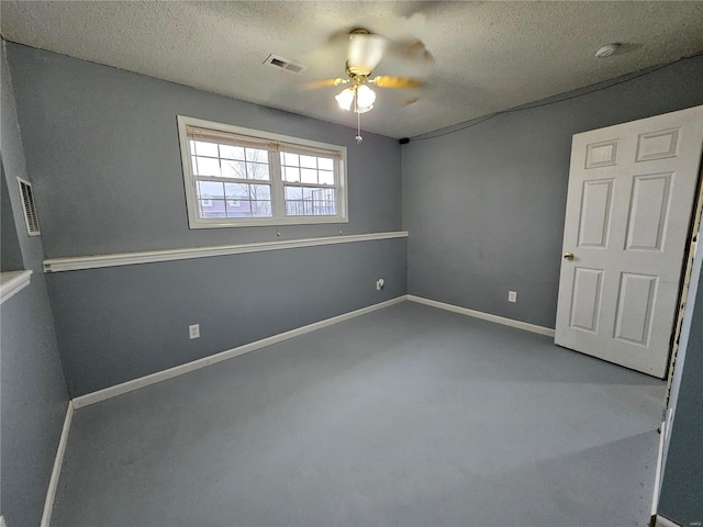 19782 Sugar Ln, Waynesville, MO 65583 - unfurnished bedroom featuring a textured ceiling, baseboards, and ceiling fan