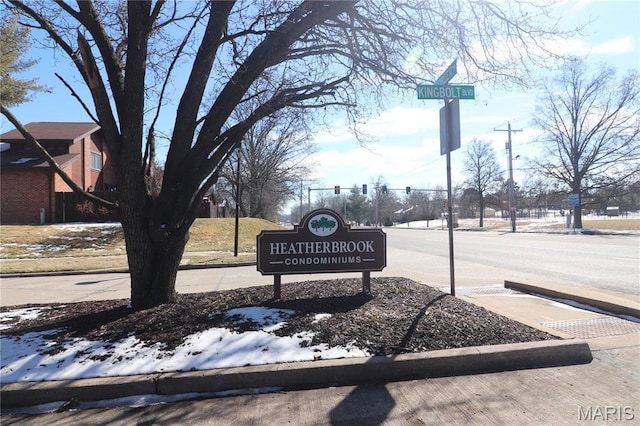 1090 Mersey Bend Dr Unit F, Saint Louis, MO 63129 - exterior view