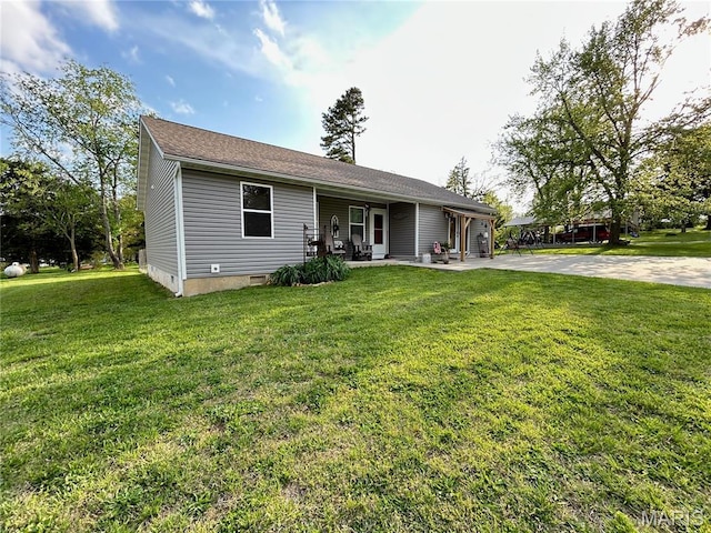 1303 W Coffman St, Salem, MO 65560 - single story home featuring a front yard