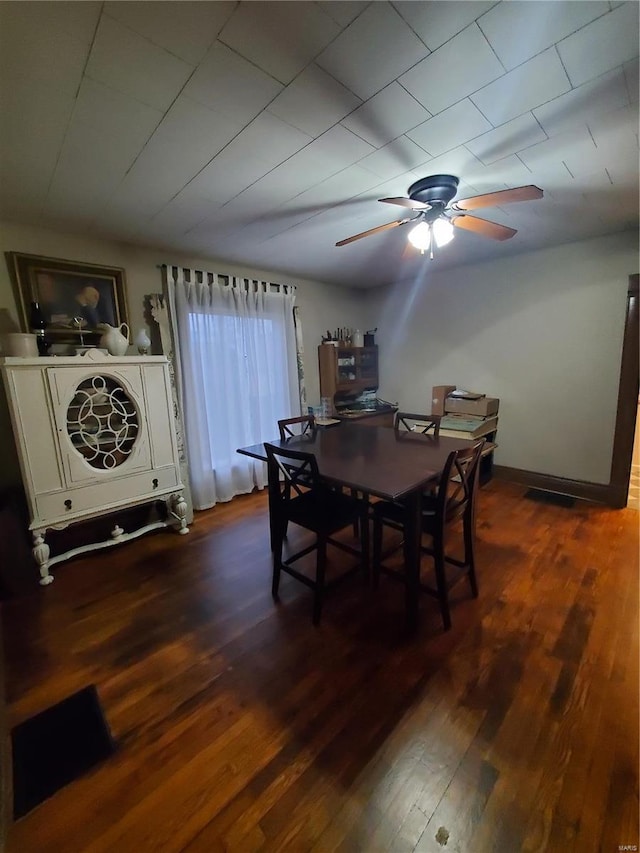 508 S Grand Ave, Houston, MO 65483 - dining space featuring dark wood-style floors and ceiling fan