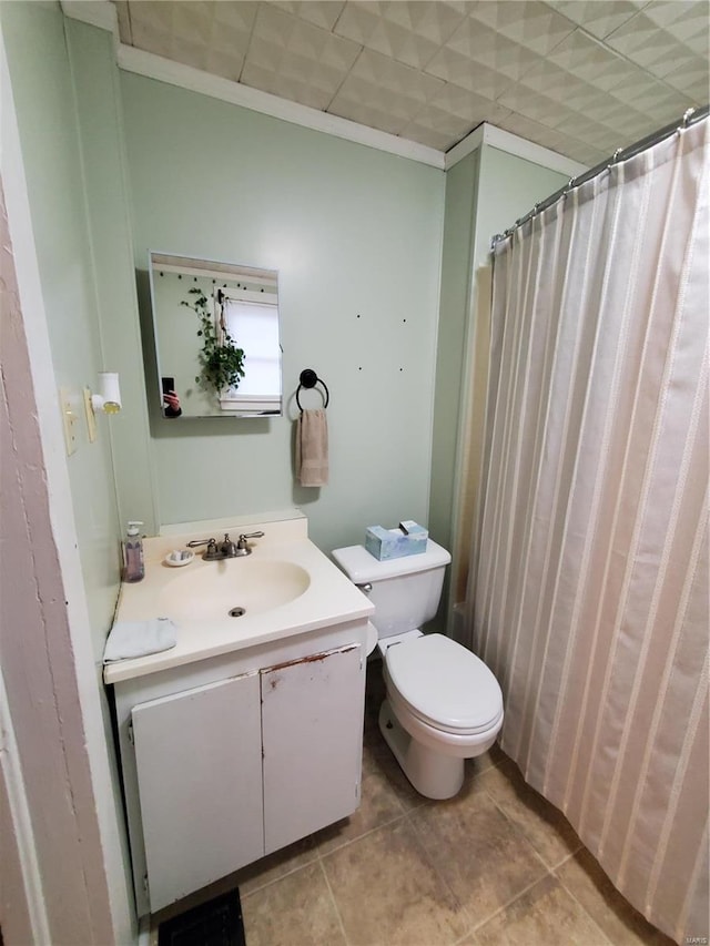 508 S Grand Ave, Houston, MO 65483 - full bath featuring toilet, vanity, and tile patterned floors