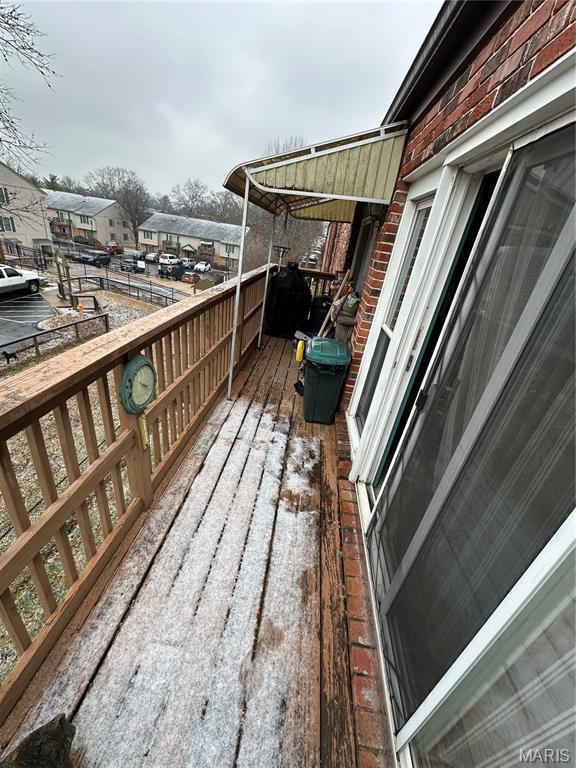 4290 Chateau De Ville Dr Unit G, Saint Louis, MO 63129 - view of wooden deck