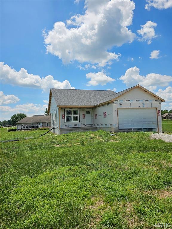 1406 Heather Ln, Greenville, IL 62246 - photo 1