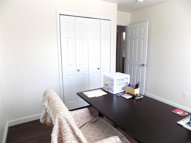 1002 Cypress Dr, Rolla, MO 65401 - office featuring baseboards and wood finished floors