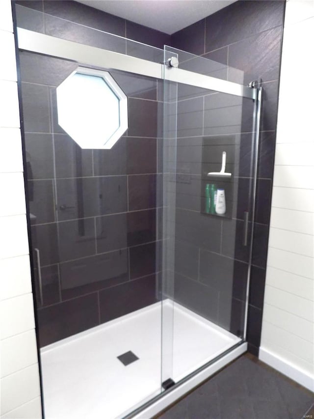 1002 Cypress Dr, Rolla, MO 65401 - full bathroom with a shower stall