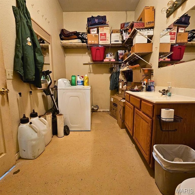 12124 Hamilton Hollow Rd, Sullivan, MO 63080 - laundry room featuring washer / dryer