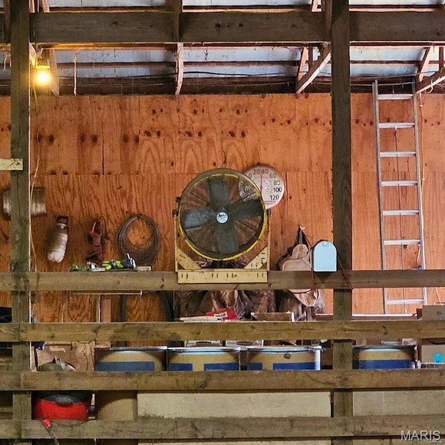 12124 Hamilton Hollow Rd, Sullivan, MO 63080 - detailed view of wooden walls