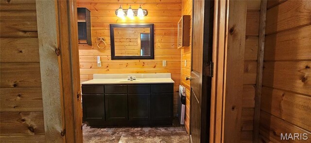 12124 Hamilton Hollow Rd, Sullivan, MO 63080 - bathroom with vanity and wooden walls