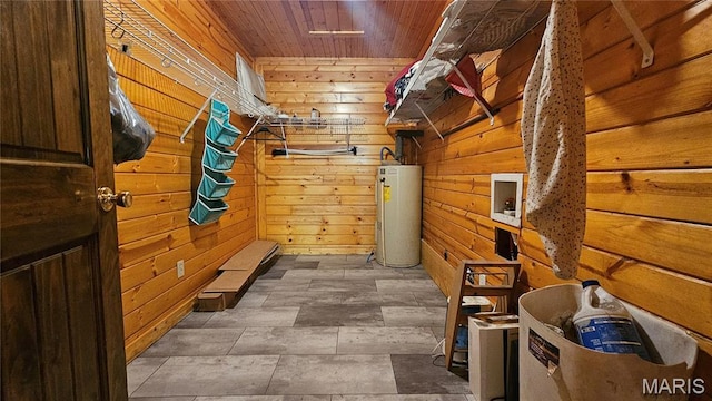 12124 Hamilton Hollow Rd, Sullivan, MO 63080 - spacious closet featuring water heater