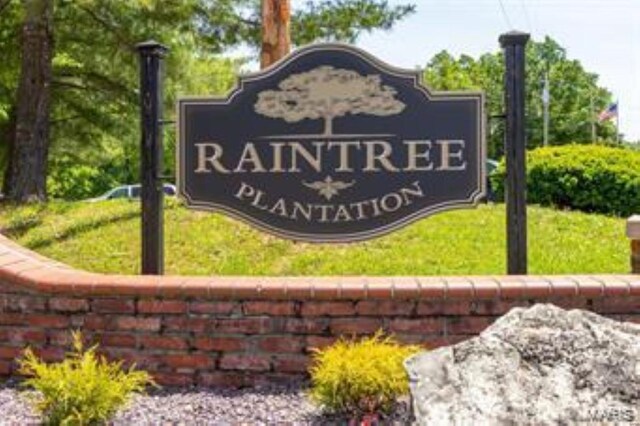 10407 Lake Crest Dr, Hillsboro, MO 63050