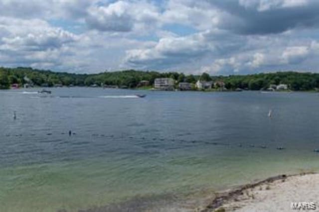 10407 Lake Crest Dr, Hillsboro, MO 63050