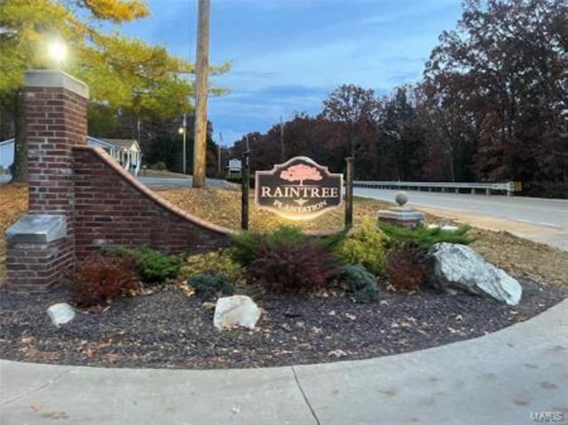 10407 Lake Crest Dr, Hillsboro, MO 63050