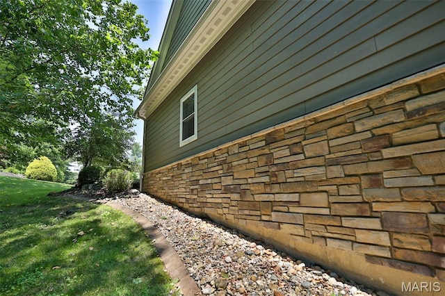 1120 Franklin Ave, Edwardsville, IL 62025 - view of home's exterior with stone siding and a lawn