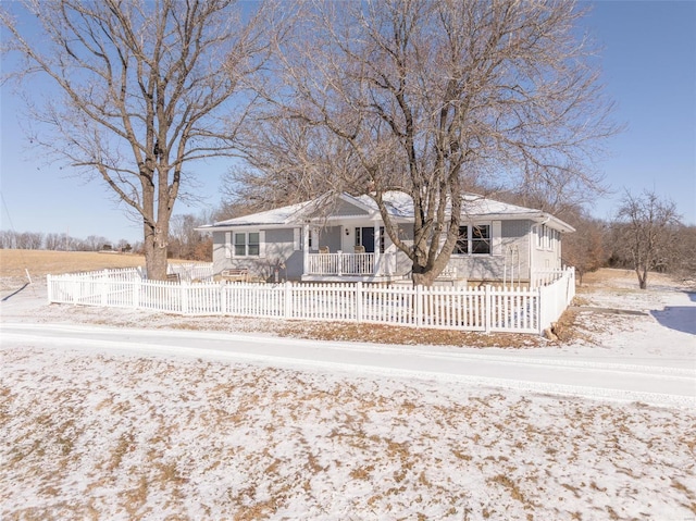 view of front of house featuring a porch