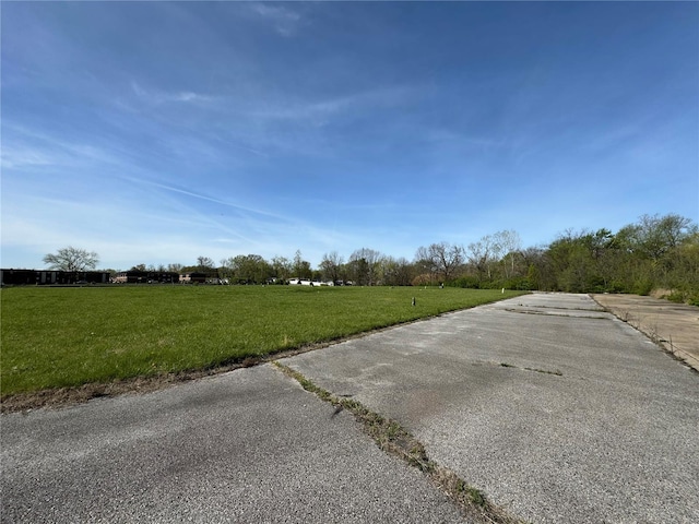 1415 Carla Dr, Florissant, MO 63033 - photo 4