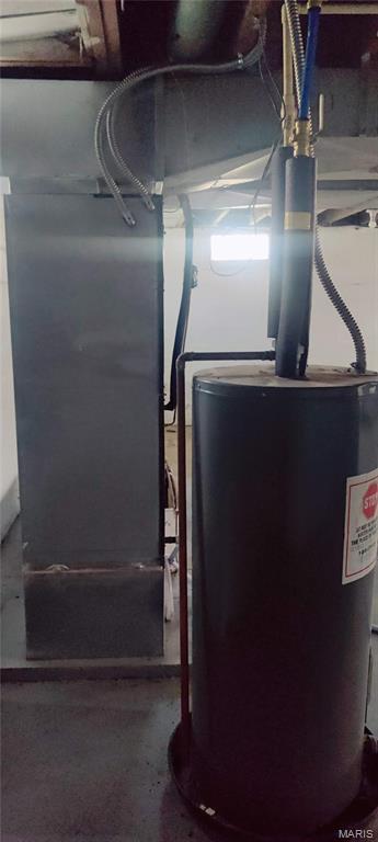 7119 Lexington Ave, Normandy, MO 63121 - utilities featuring water heater