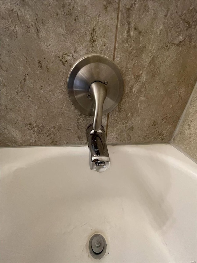 10191 Mayfair Dr, Saint Louis, MO 63136 - bathroom view of a sink