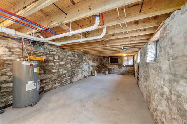 3330 Iowa Ave, Saint Louis, MO 63118 - below grade area featuring water heater