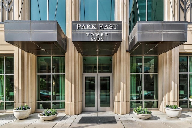 4909 Laclede Ave Unit 1401, Saint Louis, MO 63108 - property entrance featuring french doors
