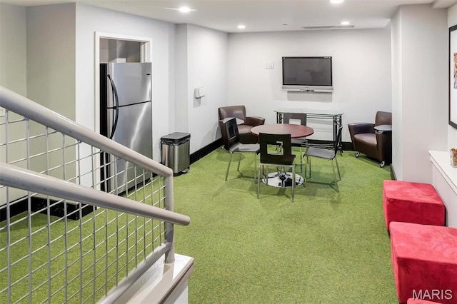 314 N Broadway Unit 903, Saint Louis, MO 63102 - living area featuring carpet, recessed lighting, and baseboards