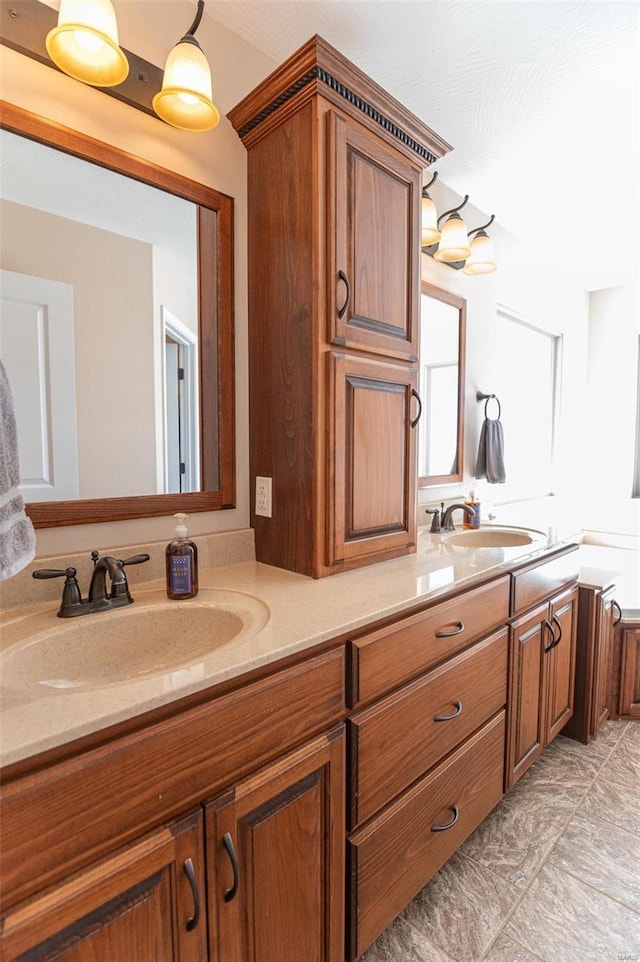 450 Worth St, Holts Summit, MO 65043 - full bath featuring double vanity