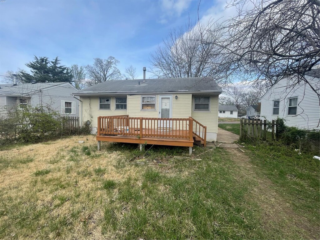 10331 Renfrew Dr, Saint Louis, MO 63137 - back of property with a deck