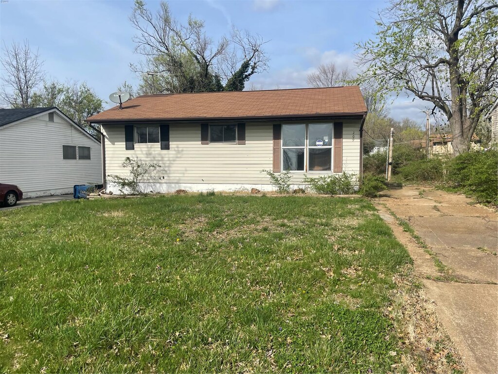 209 Grampian Rd, Saint Louis, MO 63137 - photo 1