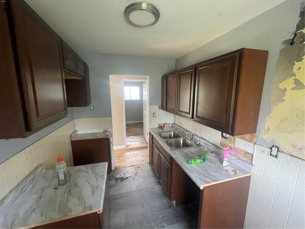 209 Grampian Rd, Saint Louis, MO 63137 - photo 2