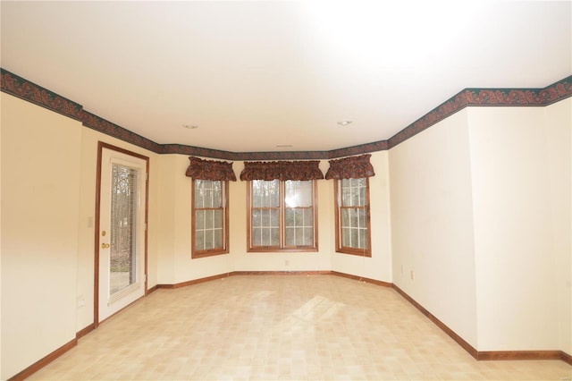 821 Oak Knoll Rd, Rolla, MO 65401 - unfurnished room featuring baseboards