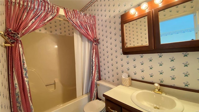 821 Oak Knoll Rd, Rolla, MO 65401 - bathroom with wallpapered walls, toilet, shower / tub combo, and vanity