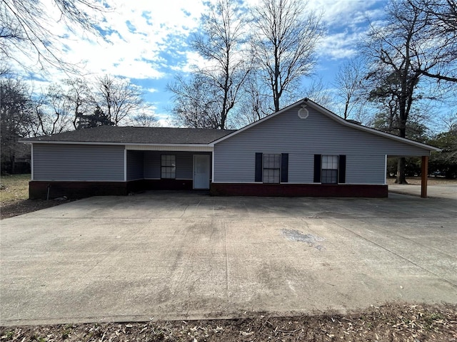 404 N Everett St, Kennett, MO 63857 - ranch-style house featuring brick siding and concrete driveway