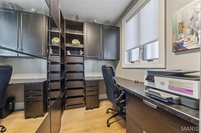 4411 Mcpherson Ave Unit 3, Saint Louis, MO 63108 - office space featuring light wood-style flooring