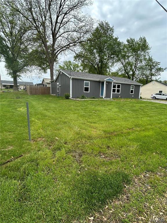308 N Broadwater St, New Florence, MO 63363 - view of yard
