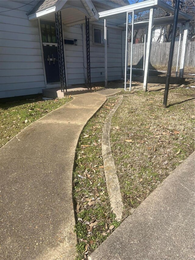 view of yard featuring fence