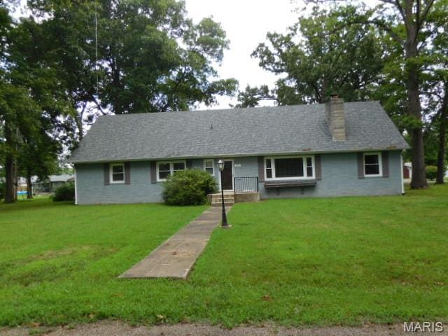 300 N Lakeview Dr, Salem, IL 62881 - photo 2