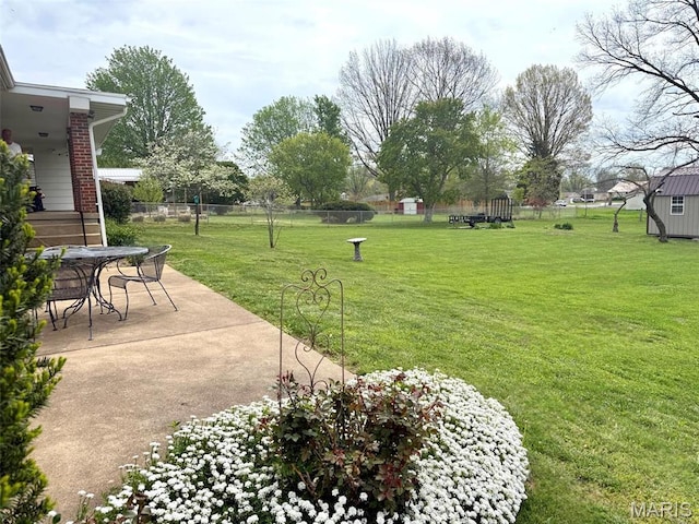 134 Pine St, Farmington, MO 63640 - view of yard with a patio