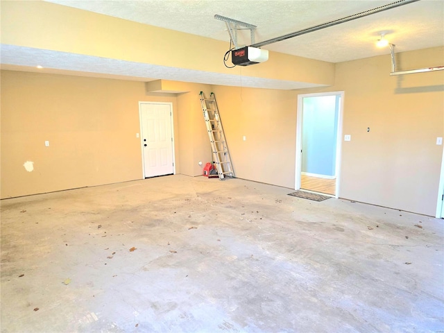 15872 Tundra St, Saint Robert, MO 65584 - garage featuring a garage door opener