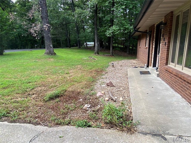 207 Navaho Dr, Cape Girardeau, MO 63701 - view of grassy yard