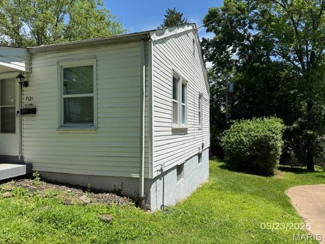 7121 Lamont Dr, Saint Louis, MO 63136 - photo 3