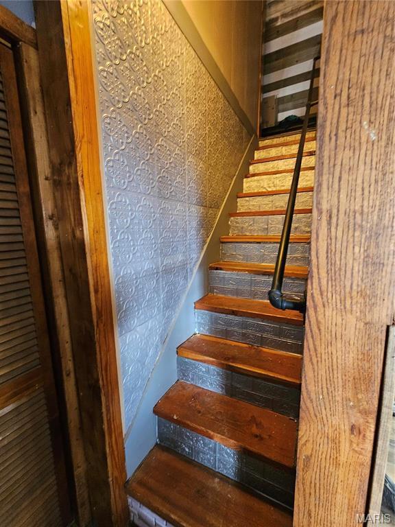 18480 State Route O, Rolla, MO 65401 - view of stairway