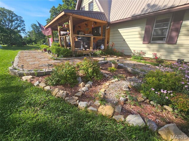 18480 State Route O, Rolla, MO 65401 - back of property with metal roof and a yard