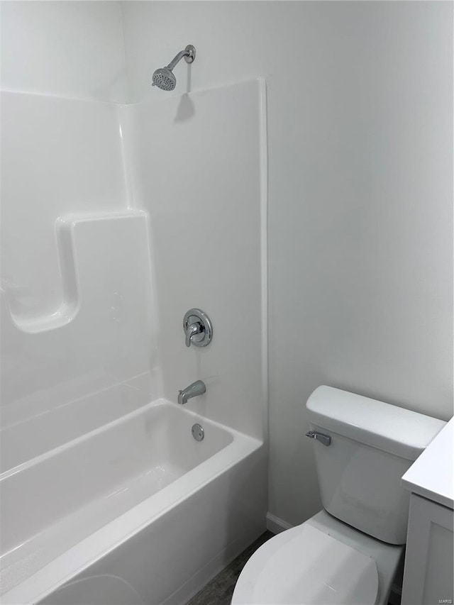 1510 N Mapleshade Rd, Cuba, MO 65453 - full bathroom with vanity, toilet, shower / washtub combination, and baseboards