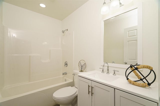 1510 N Mapleshade Rd, Cuba, MO 65453 - full bath featuring toilet, vanity, shower / bathtub combination, and recessed lighting