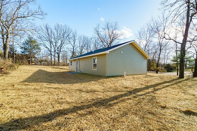 1510 N Mapleshade Rd, Cuba, MO 65453 - view of side of property featuring a lawn