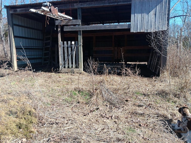 view of outdoor structure